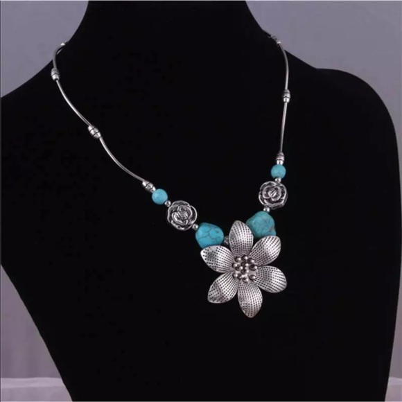 New Vintage Flower Natural Stone Necklace - Picture 7 of 13